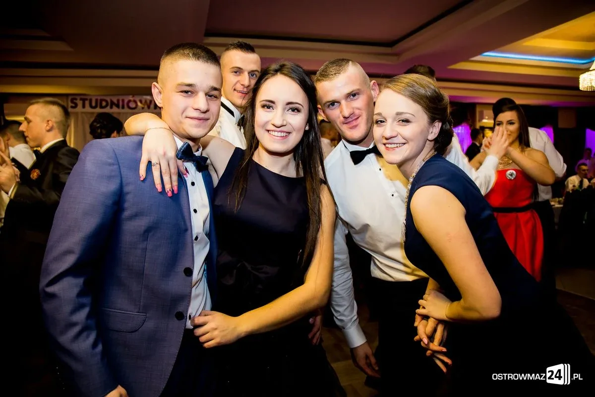 Podróż w czasie. Studniówka "Rubinka" (zdjęcia, wideo)