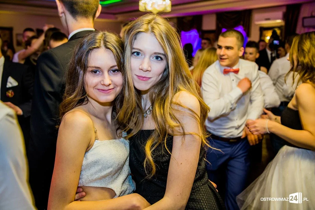 Podróż w czasie. Studniówka "Rubinka" (zdjęcia, wideo)