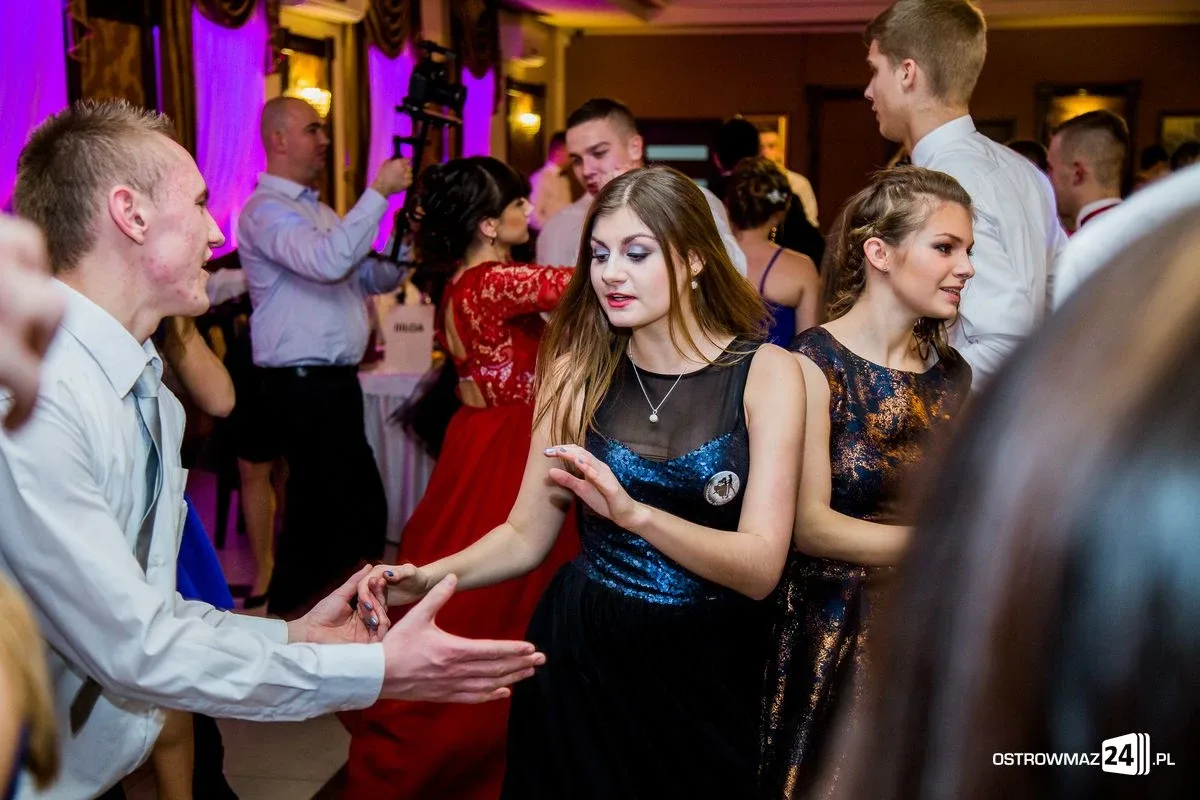 Podróż w czasie. Studniówka "Rubinka" (zdjęcia, wideo)