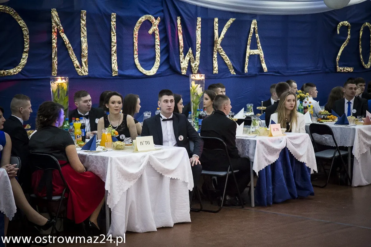 Studniówkę czas zacząć! W sobotę bal Zespołu Szkół w Małkini Górnej