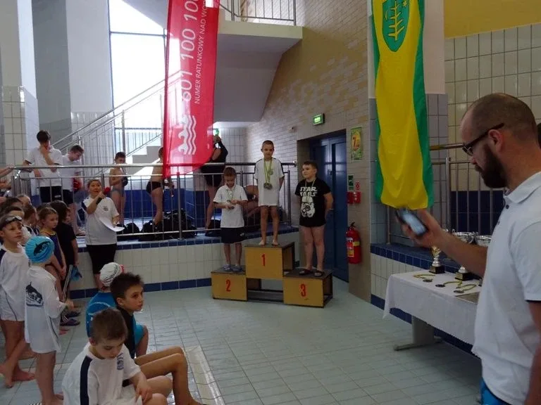 Pływackie mistrzostwa o puchar burmistrza (zdjęcia)