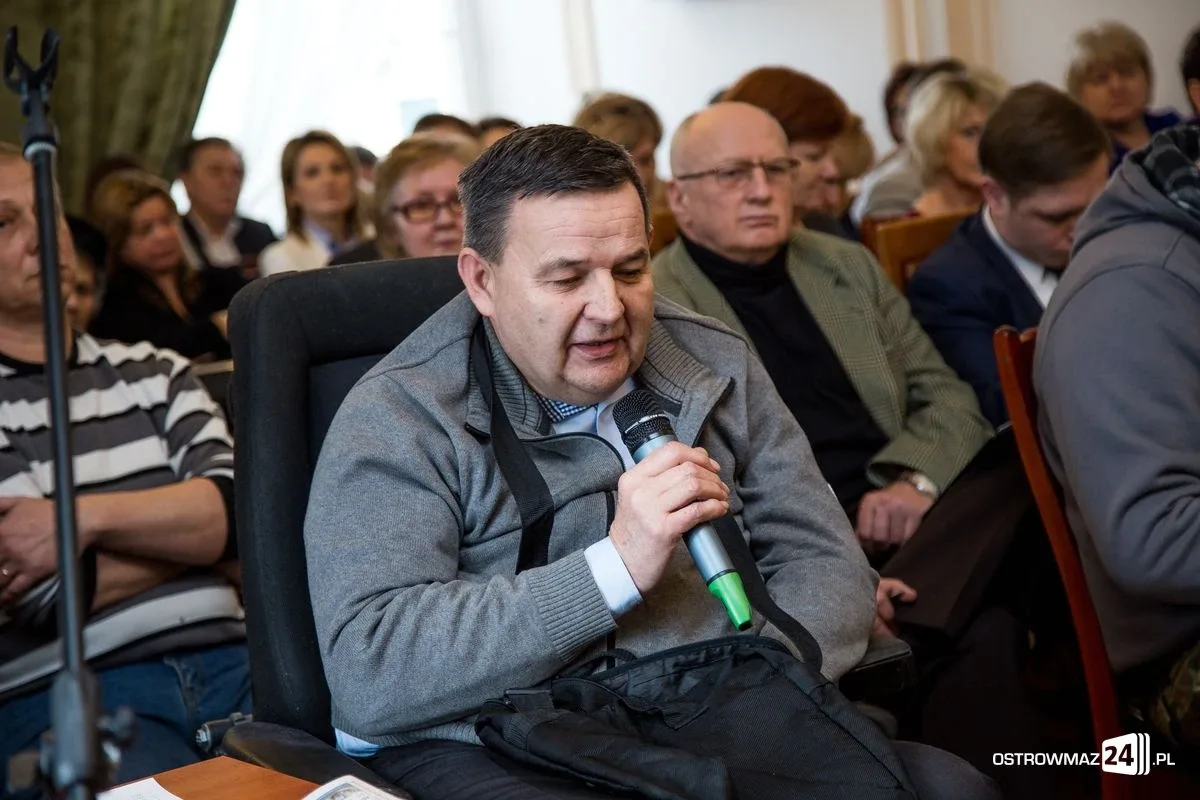 Przyjęto budżet na 2017 rok. Sesja ostrowskiej rady miasta (zdjęcia, wideo)