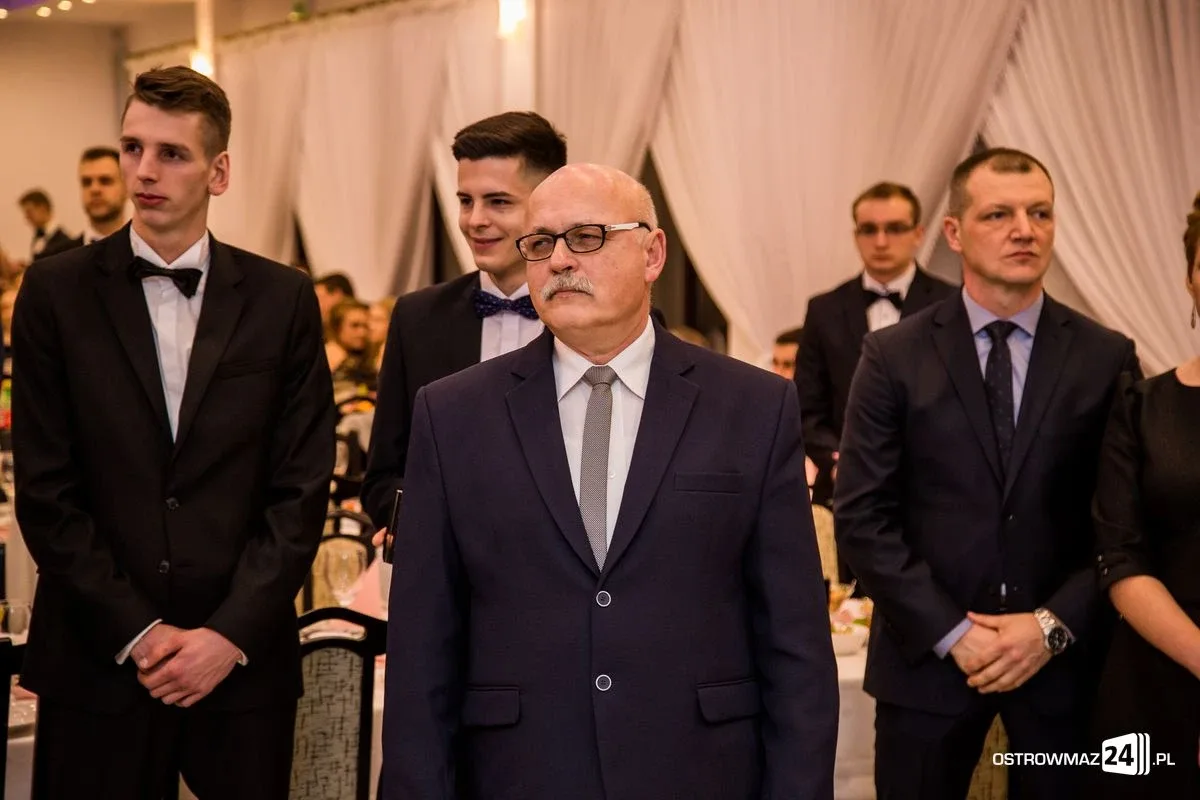 Studniówka LO im. Mikołaja Kopernika w Ostrowi Mazowieckiej (zdjęcia, wideo)