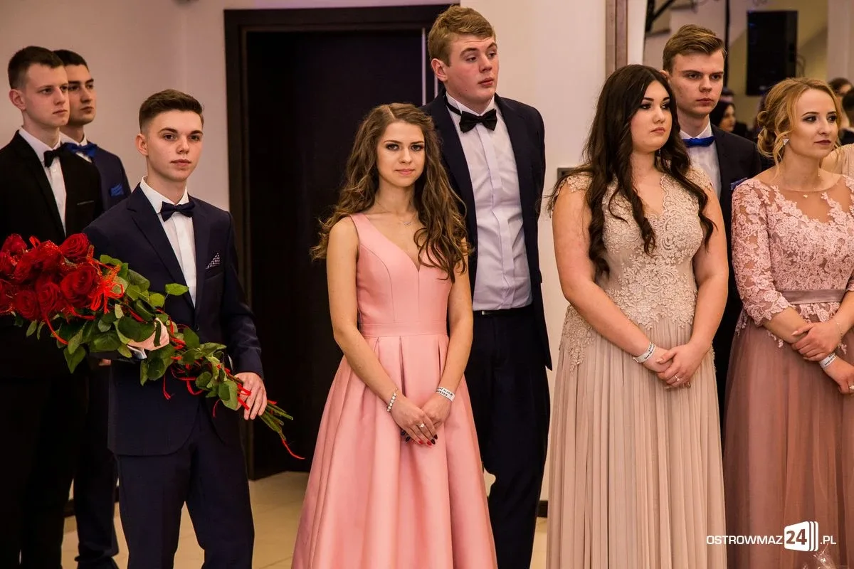 Studniówka LO im. Mikołaja Kopernika w Ostrowi Mazowieckiej (zdjęcia, wideo)