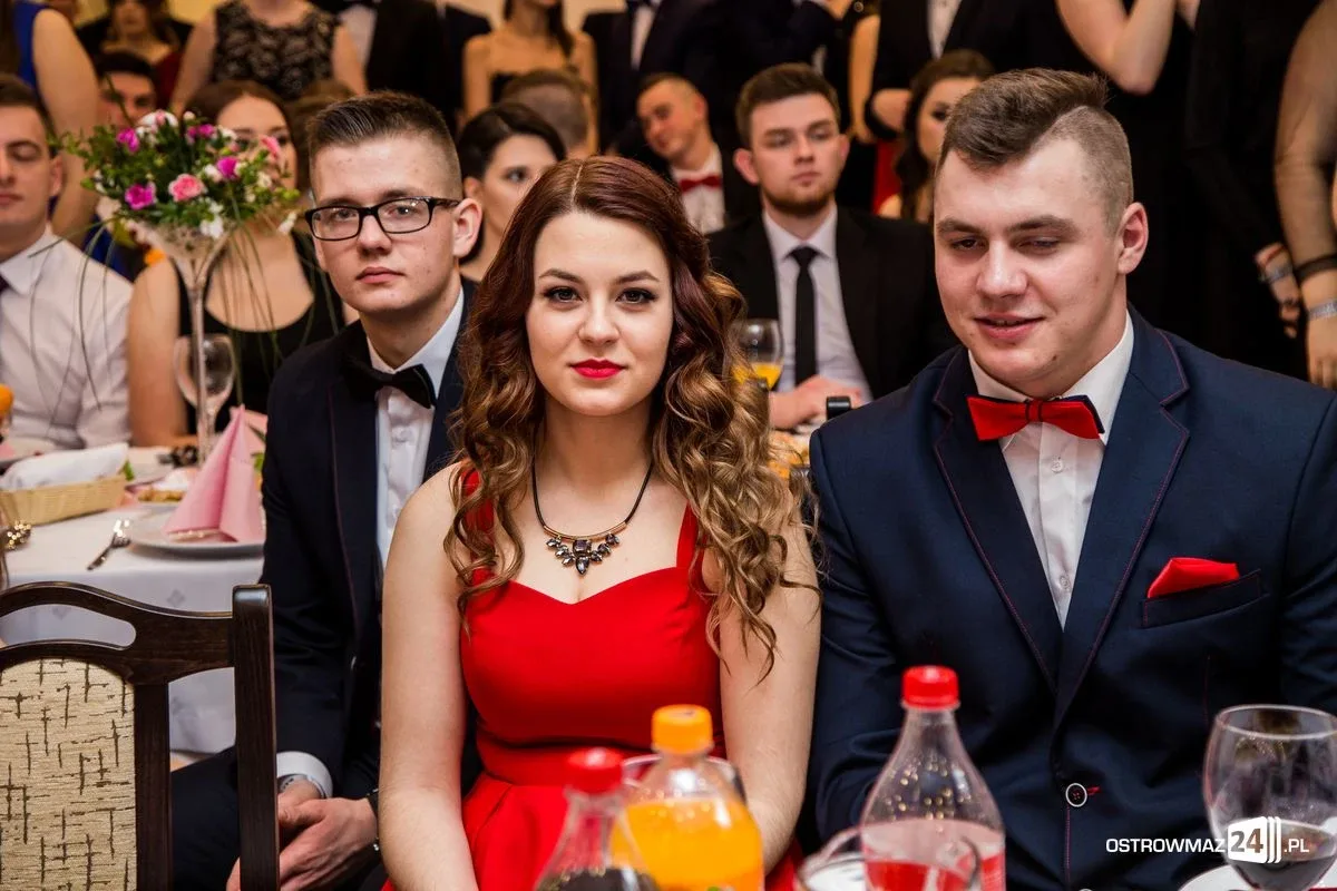 Studniówka LO im. Mikołaja Kopernika w Ostrowi Mazowieckiej (zdjęcia, wideo)