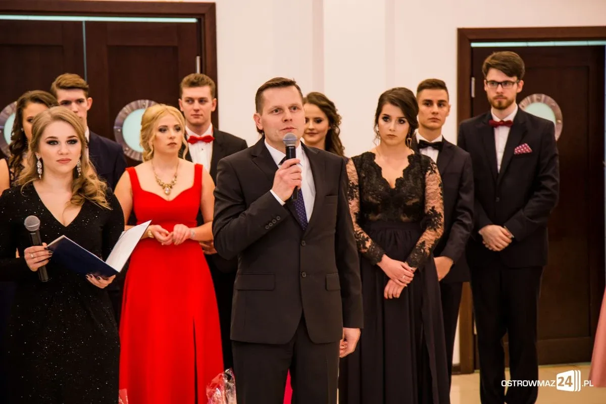 Studniówka LO im. Mikołaja Kopernika w Ostrowi Mazowieckiej (zdjęcia, wideo)