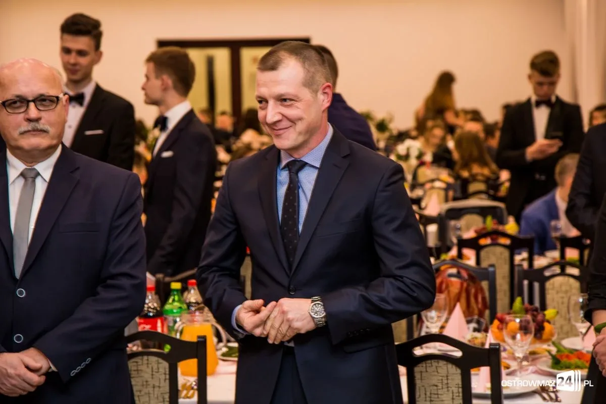 Studniówka LO im. Mikołaja Kopernika w Ostrowi Mazowieckiej (zdjęcia, wideo)