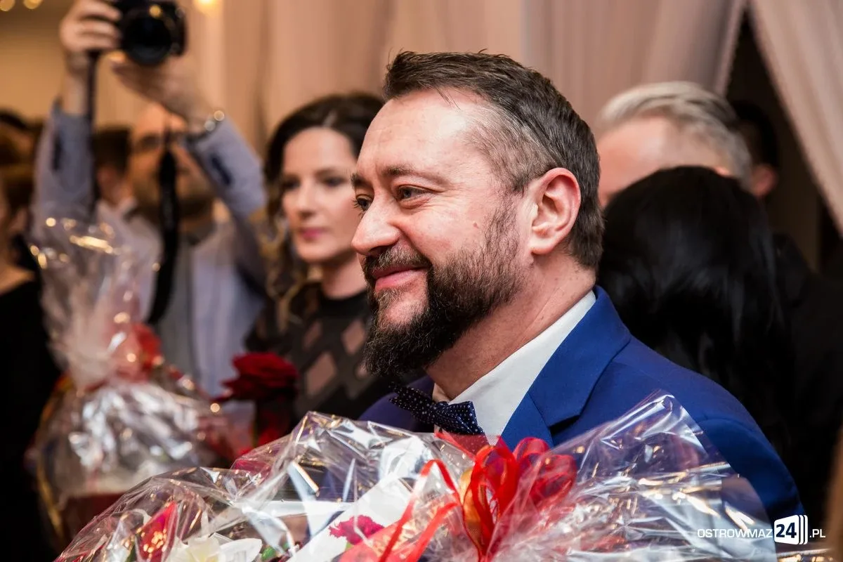 Studniówka LO im. Mikołaja Kopernika w Ostrowi Mazowieckiej (zdjęcia, wideo)