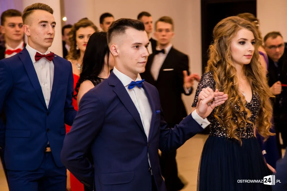 Studniówka LO im. Mikołaja Kopernika w Ostrowi Mazowieckiej (zdjęcia, wideo)