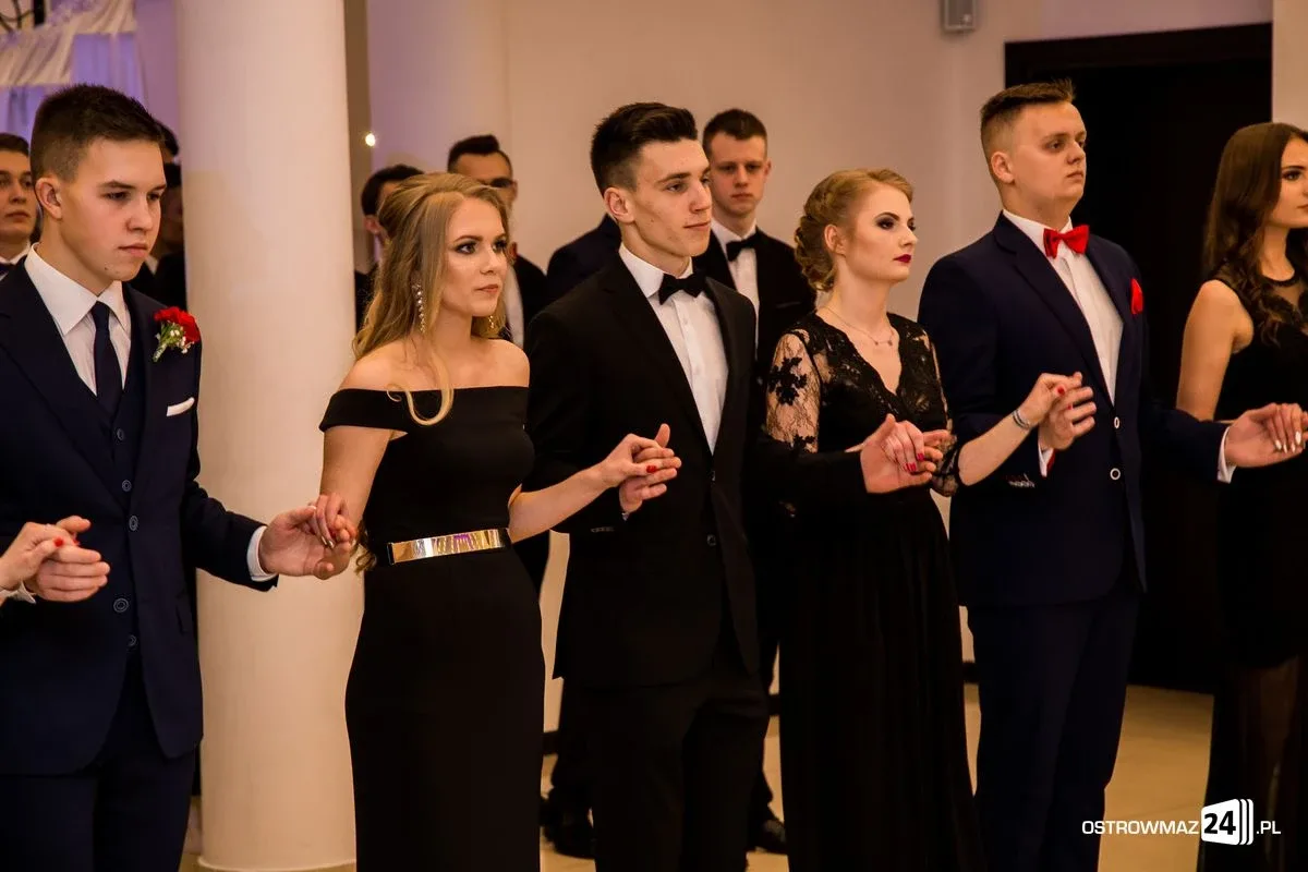 Studniówka LO im. Mikołaja Kopernika w Ostrowi Mazowieckiej (zdjęcia, wideo)