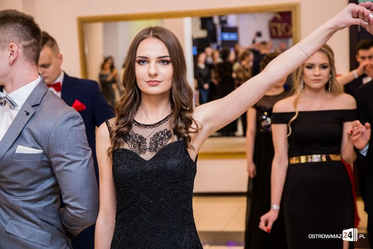 Studniówka LO im. Mikołaja Kopernika w Ostrowi Mazowieckiej (zdjęcia, wideo)