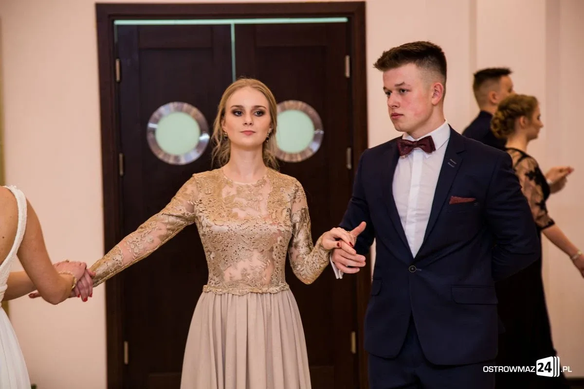 Studniówka LO im. Mikołaja Kopernika w Ostrowi Mazowieckiej (zdjęcia, wideo)