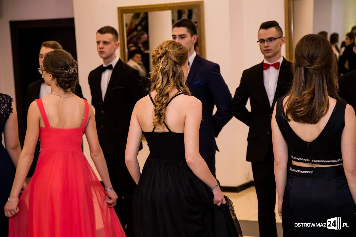 Studniówka LO im. Mikołaja Kopernika w Ostrowi Mazowieckiej (zdjęcia, wideo)