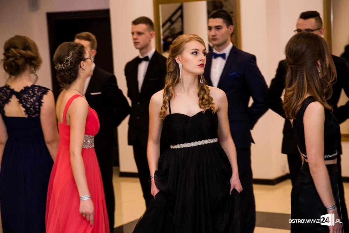 Studniówka LO im. Mikołaja Kopernika w Ostrowi Mazowieckiej (zdjęcia, wideo)