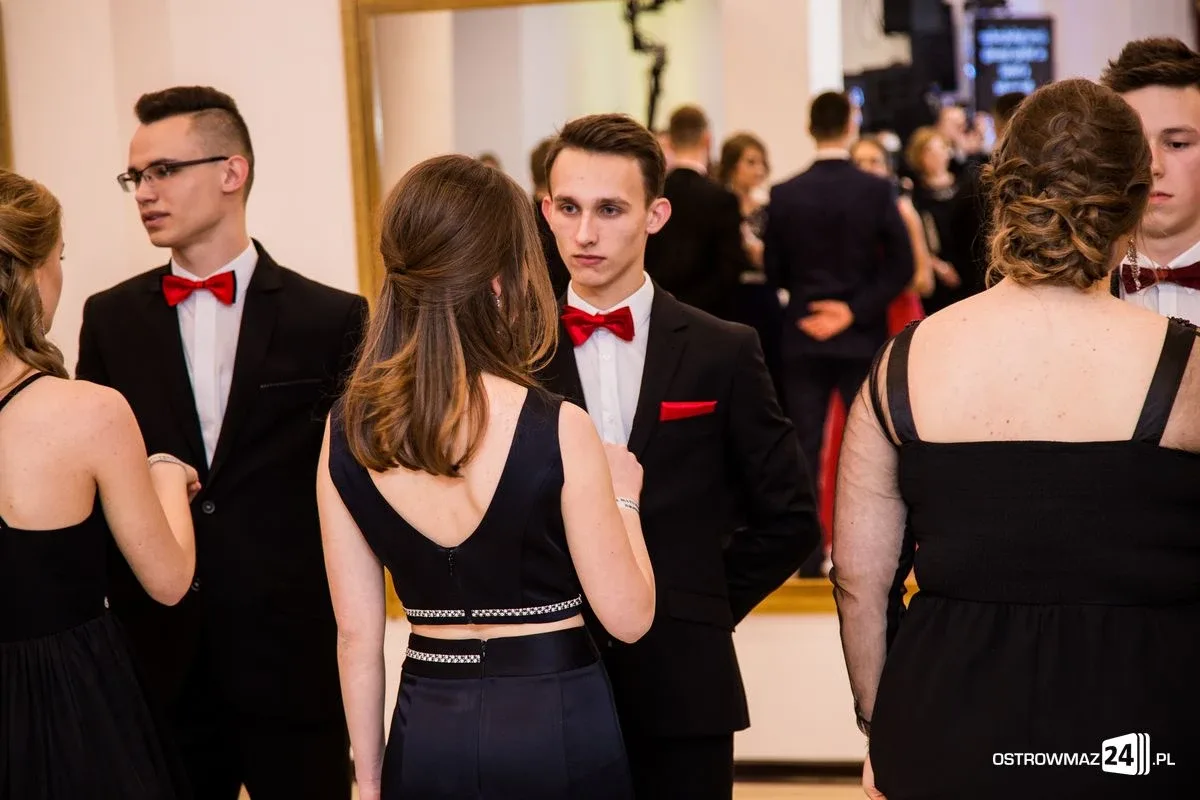 Studniówka LO im. Mikołaja Kopernika w Ostrowi Mazowieckiej (zdjęcia, wideo)