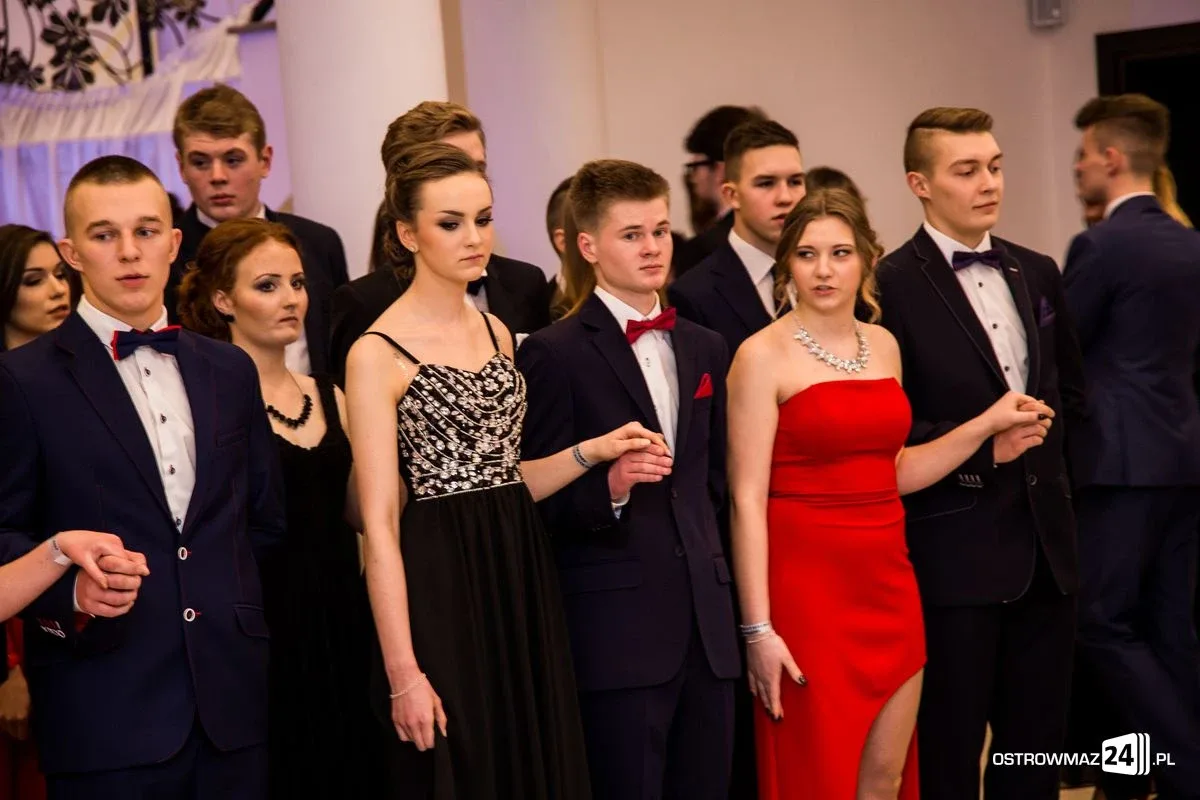 Studniówka LO im. Mikołaja Kopernika w Ostrowi Mazowieckiej (zdjęcia, wideo)