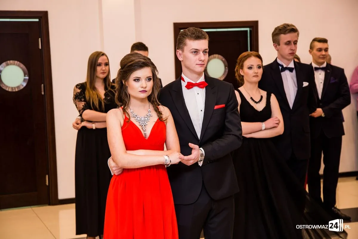 Studniówka LO im. Mikołaja Kopernika w Ostrowi Mazowieckiej (zdjęcia, wideo)