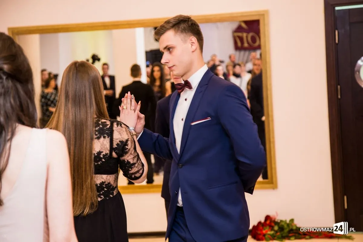 Studniówka LO im. Mikołaja Kopernika w Ostrowi Mazowieckiej (zdjęcia, wideo)