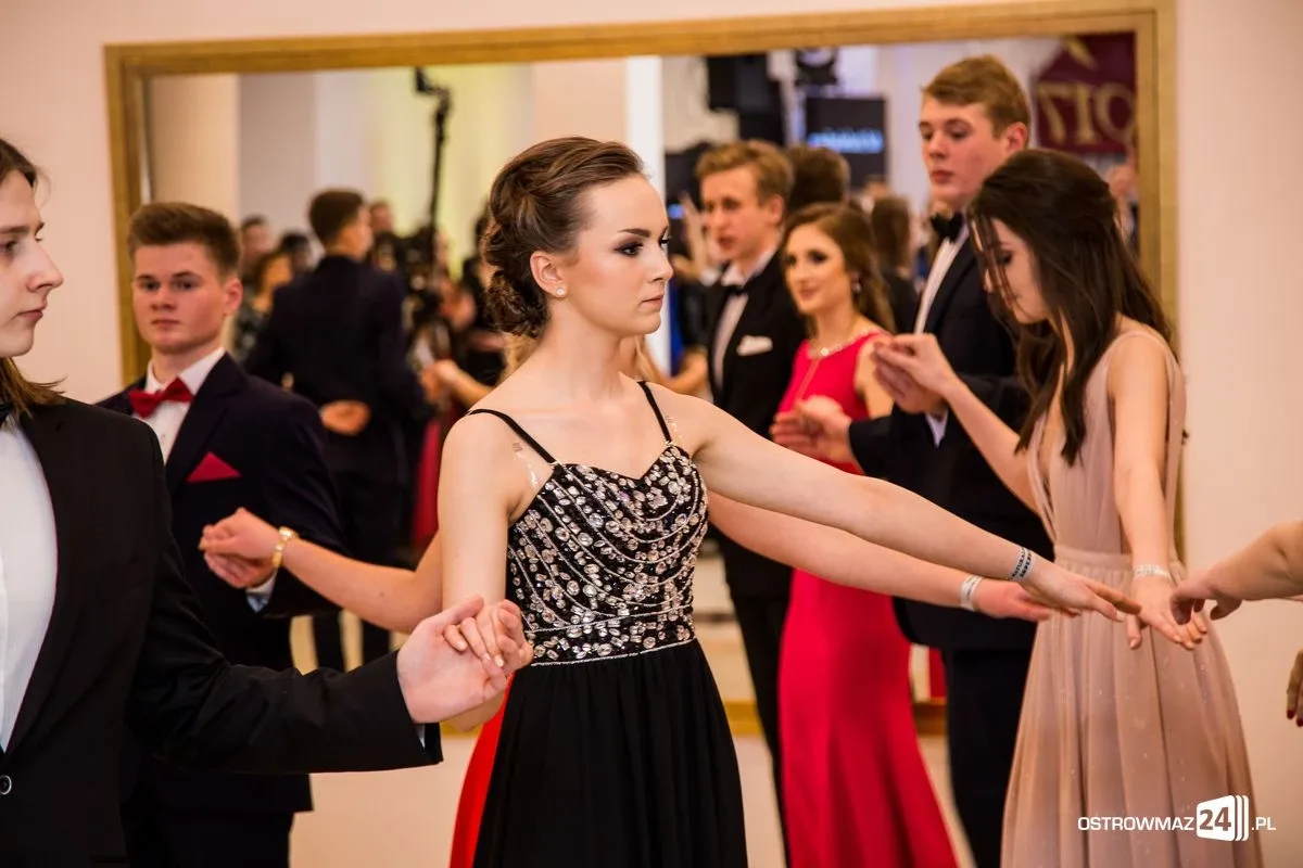 Studniówka LO im. Mikołaja Kopernika w Ostrowi Mazowieckiej (zdjęcia, wideo)