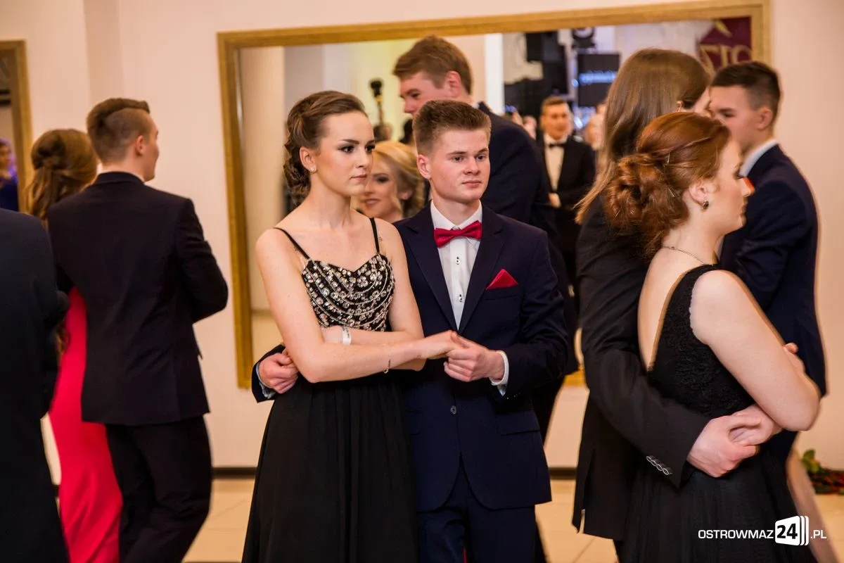 Studniówka LO im. Mikołaja Kopernika w Ostrowi Mazowieckiej (zdjęcia, wideo)
