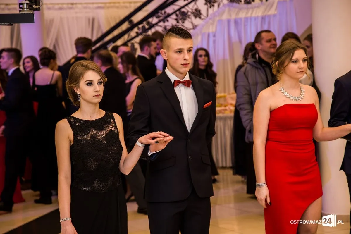 Studniówka LO im. Mikołaja Kopernika w Ostrowi Mazowieckiej (zdjęcia, wideo)