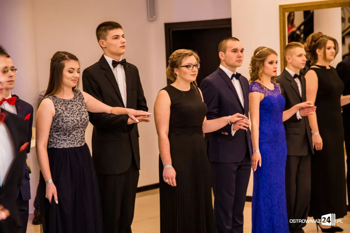 Studniówka LO im. Mikołaja Kopernika w Ostrowi Mazowieckiej (zdjęcia, wideo)