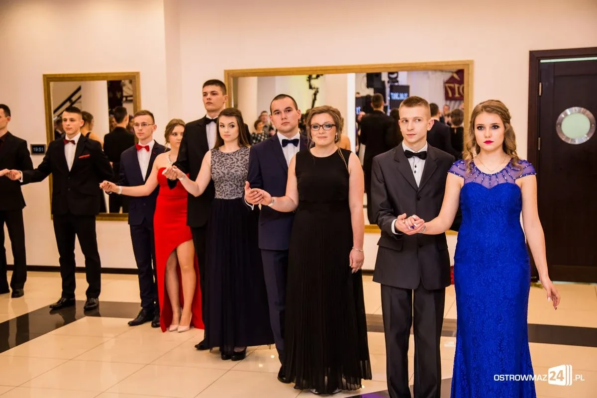 Studniówka LO im. Mikołaja Kopernika w Ostrowi Mazowieckiej (zdjęcia, wideo)
