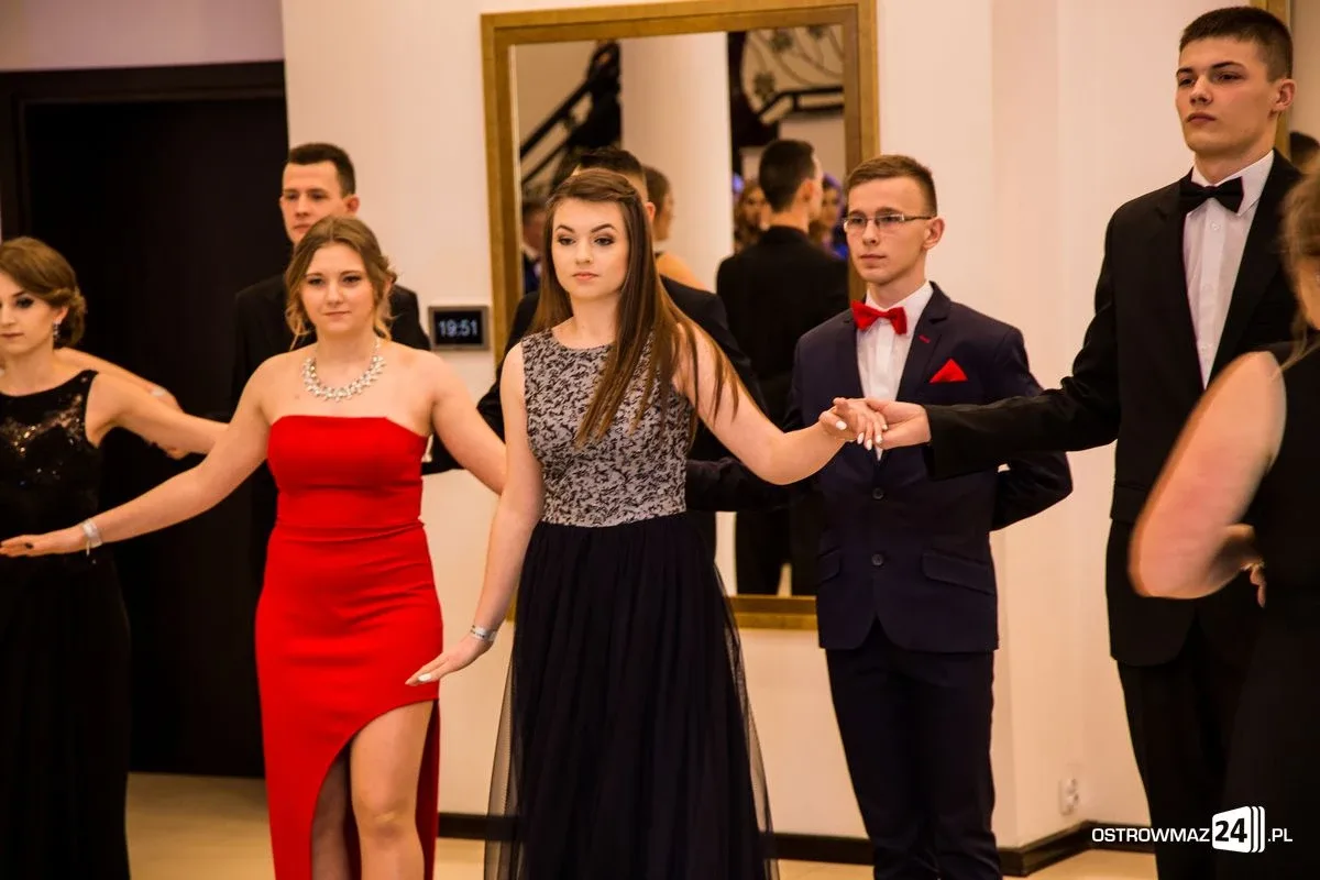 Studniówka LO im. Mikołaja Kopernika w Ostrowi Mazowieckiej (zdjęcia, wideo)