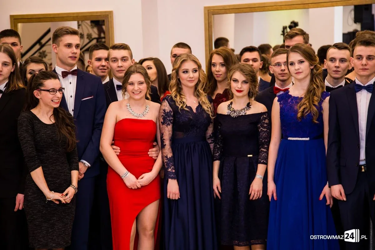 Studniówka LO im. Mikołaja Kopernika w Ostrowi Mazowieckiej (zdjęcia, wideo)