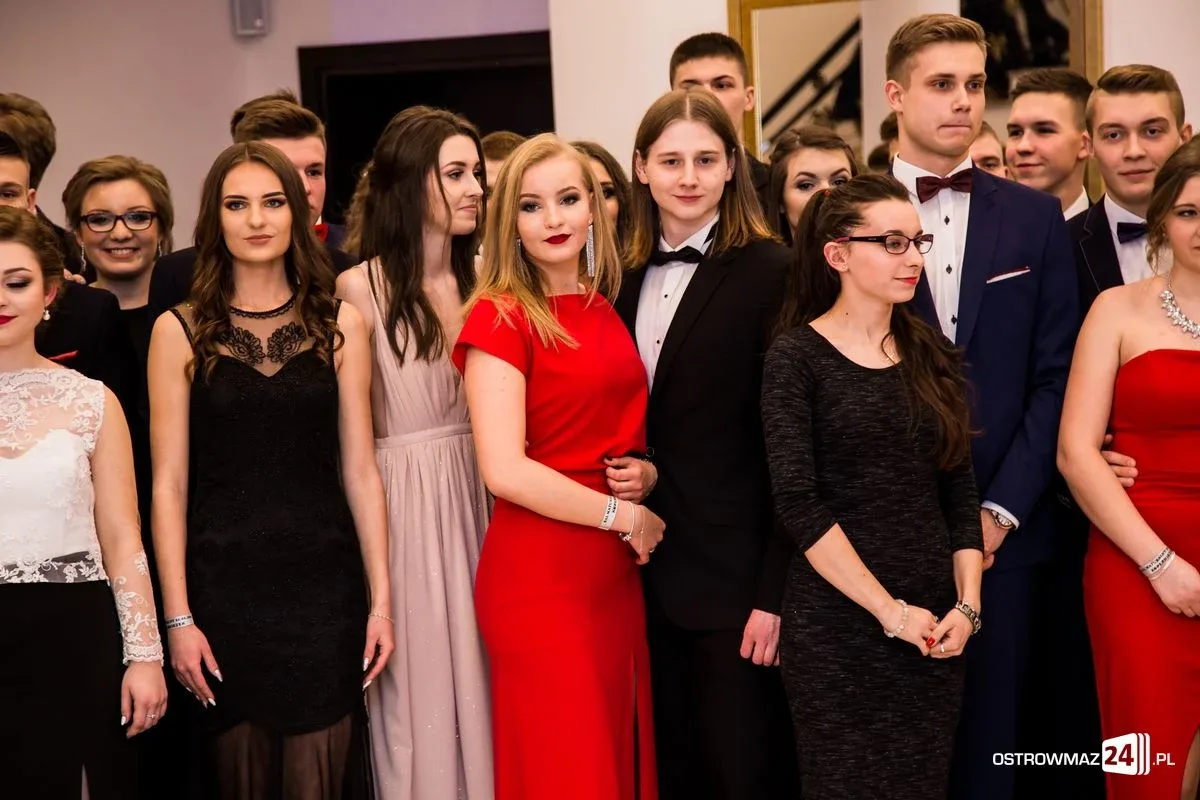 Studniówka LO im. Mikołaja Kopernika w Ostrowi Mazowieckiej (zdjęcia, wideo)