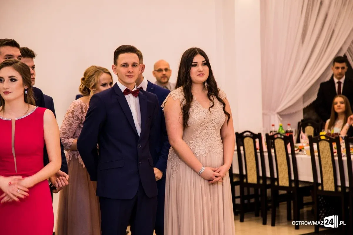 Studniówka LO im. Mikołaja Kopernika w Ostrowi Mazowieckiej (zdjęcia, wideo)