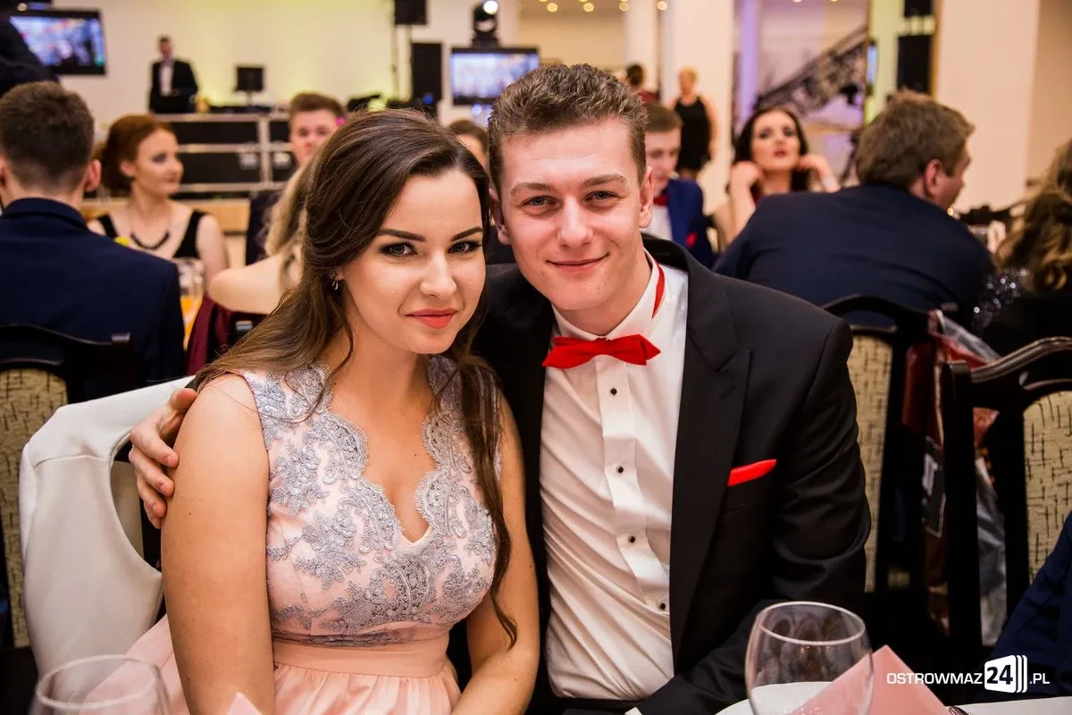Studniówka LO im. Mikołaja Kopernika w Ostrowi Mazowieckiej (zdjęcia, wideo)