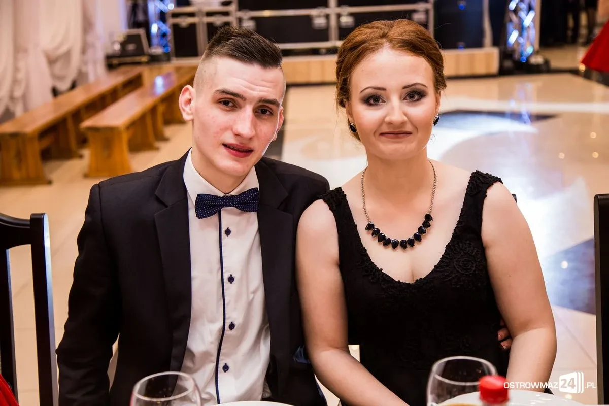Studniówka LO im. Mikołaja Kopernika w Ostrowi Mazowieckiej (zdjęcia, wideo)