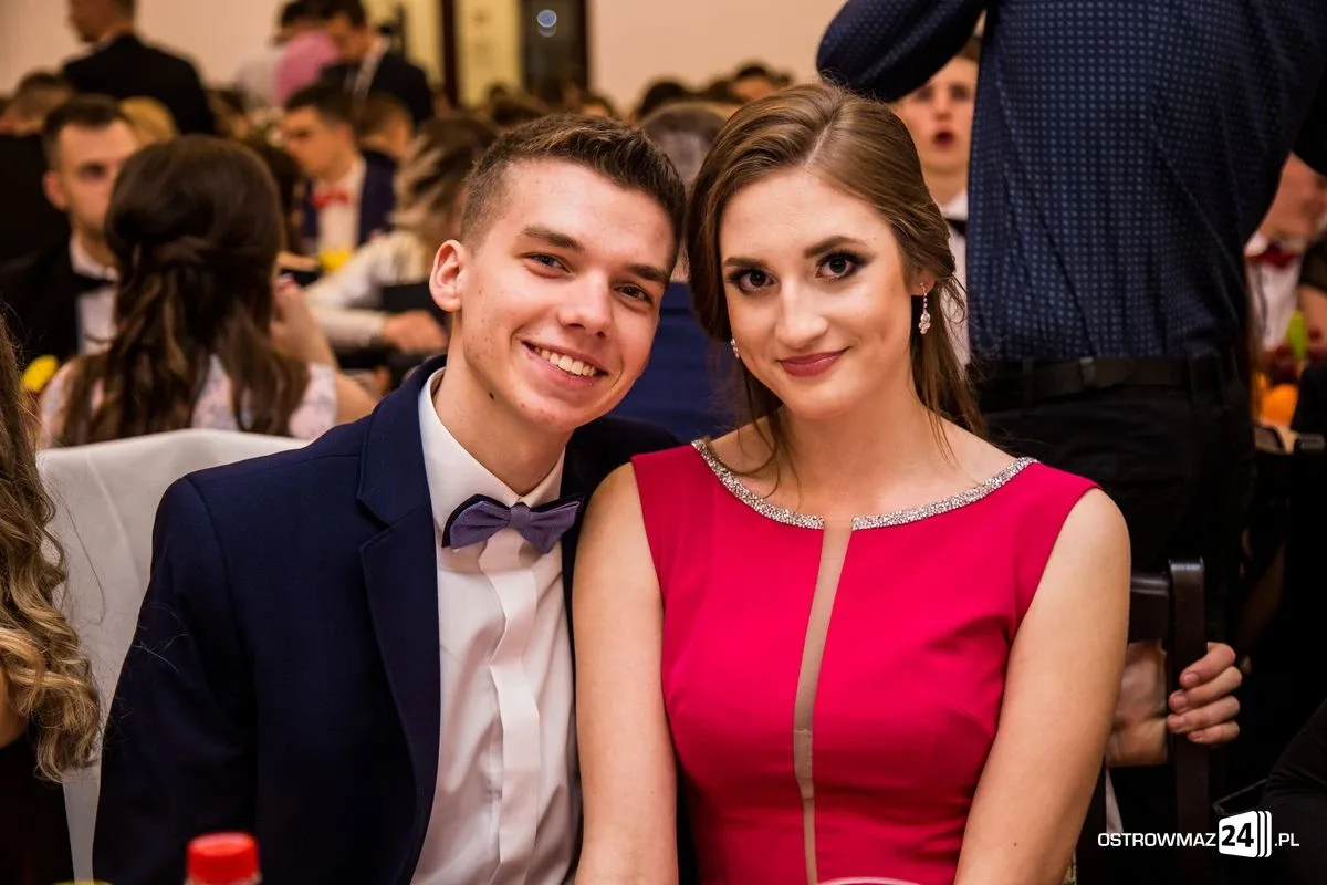 Studniówka LO im. Mikołaja Kopernika w Ostrowi Mazowieckiej (zdjęcia, wideo)