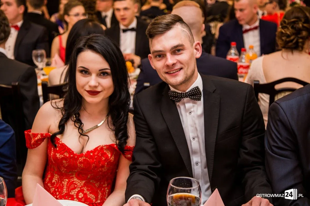 Studniówka LO im. Mikołaja Kopernika w Ostrowi Mazowieckiej (zdjęcia, wideo)