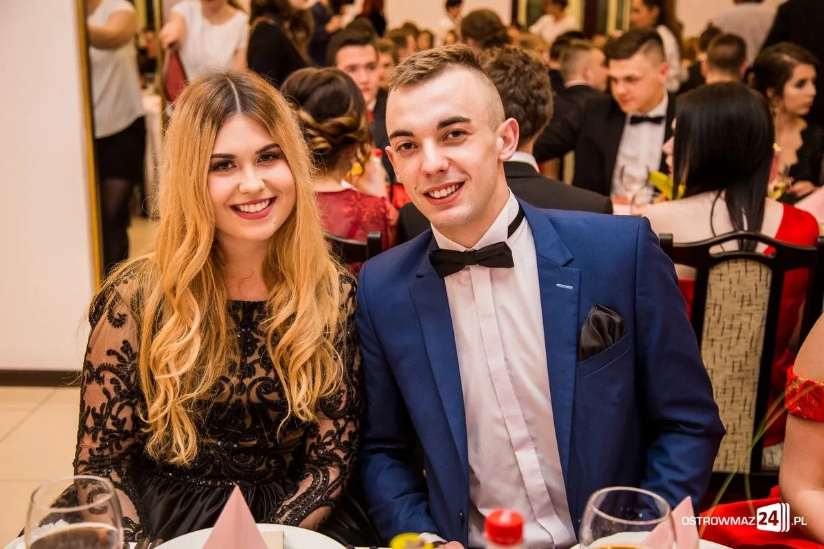 Studniówka LO im. Mikołaja Kopernika w Ostrowi Mazowieckiej (zdjęcia, wideo)