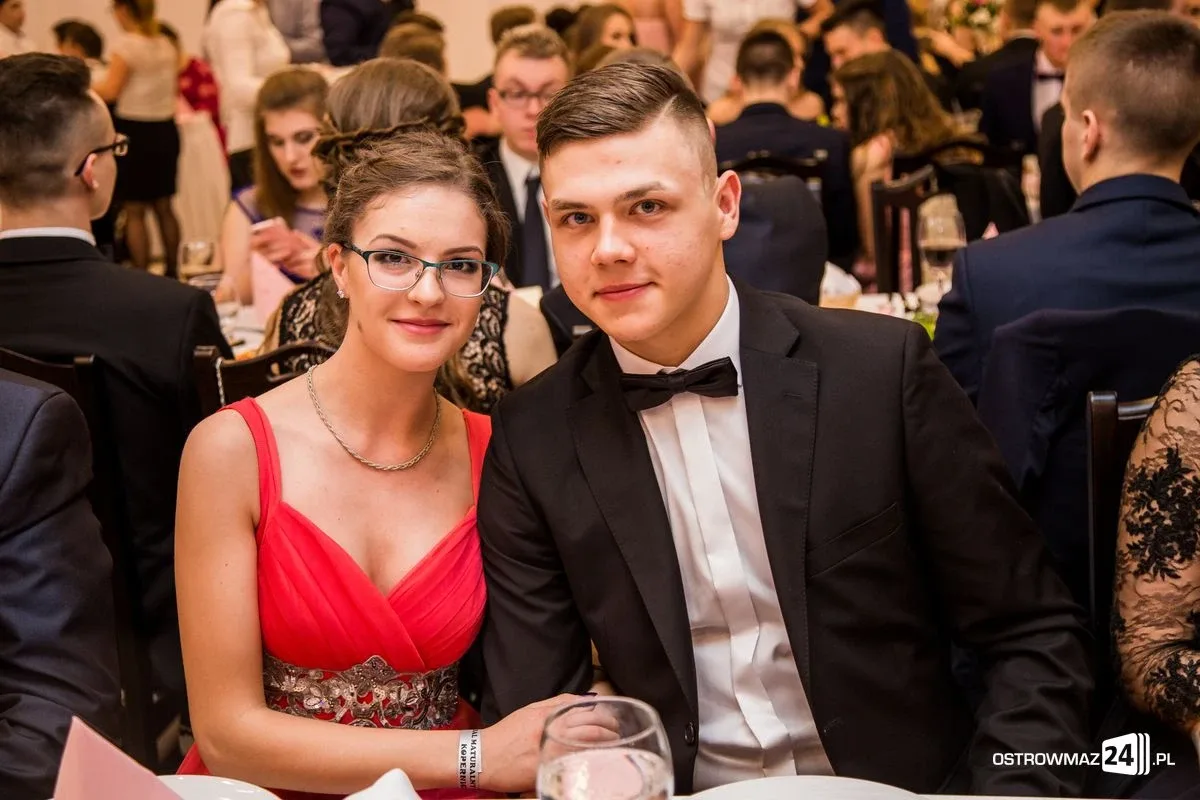 Studniówka LO im. Mikołaja Kopernika w Ostrowi Mazowieckiej (zdjęcia, wideo)