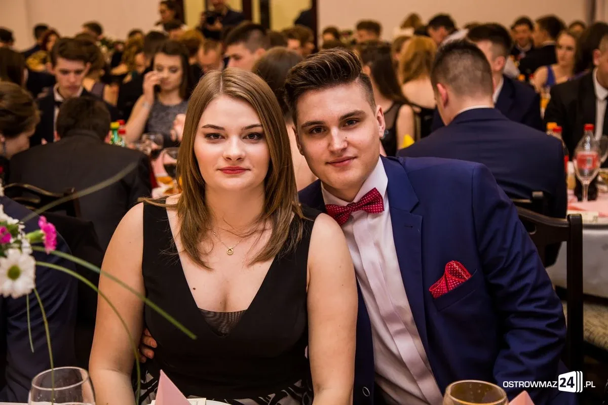 Studniówka LO im. Mikołaja Kopernika w Ostrowi Mazowieckiej (zdjęcia, wideo)