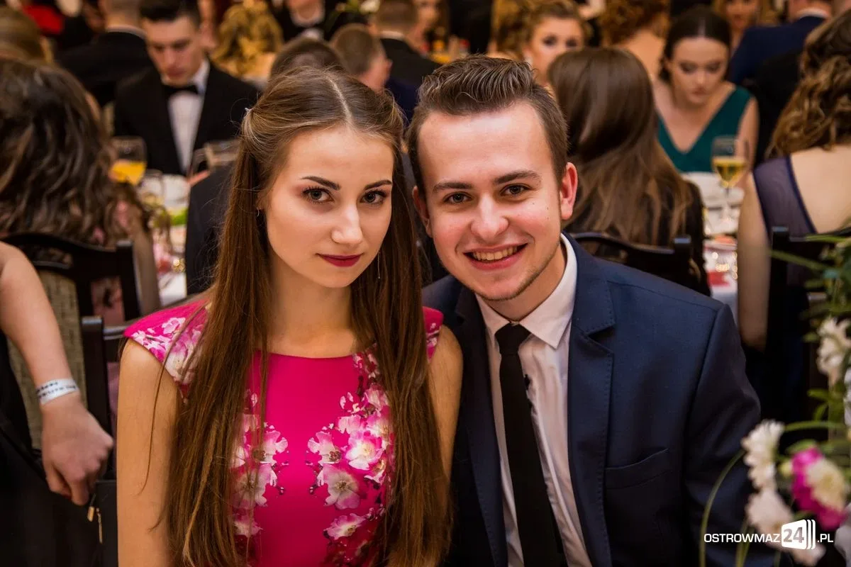 Studniówka LO im. Mikołaja Kopernika w Ostrowi Mazowieckiej (zdjęcia, wideo)