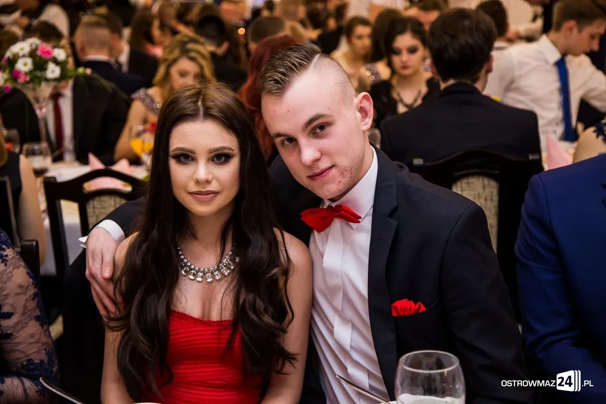 Studniówka LO im. Mikołaja Kopernika w Ostrowi Mazowieckiej (zdjęcia, wideo)
