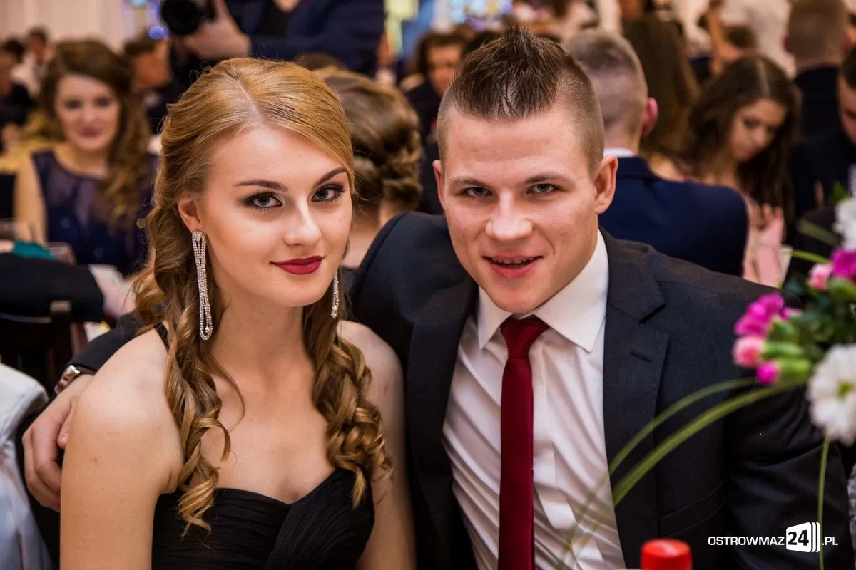 Studniówka LO im. Mikołaja Kopernika w Ostrowi Mazowieckiej (zdjęcia, wideo)