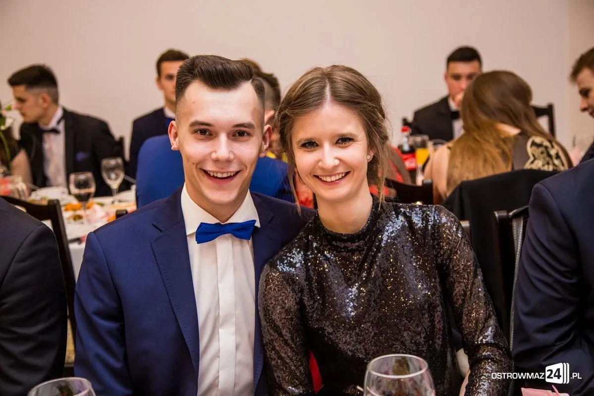 Studniówka LO im. Mikołaja Kopernika w Ostrowi Mazowieckiej (zdjęcia, wideo)