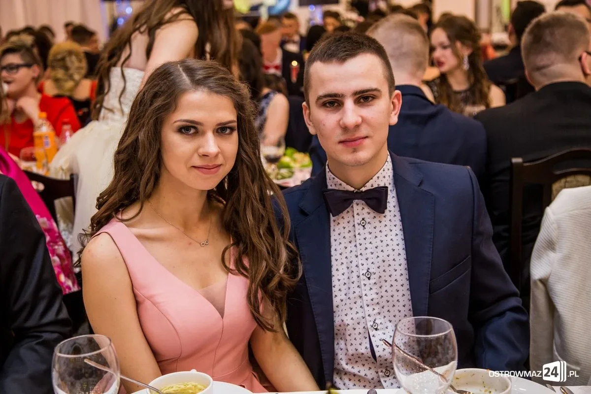 Studniówka LO im. Mikołaja Kopernika w Ostrowi Mazowieckiej (zdjęcia, wideo)