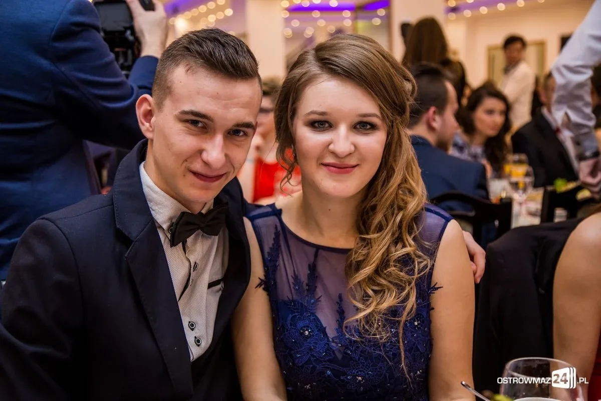 Studniówka LO im. Mikołaja Kopernika w Ostrowi Mazowieckiej (zdjęcia, wideo)