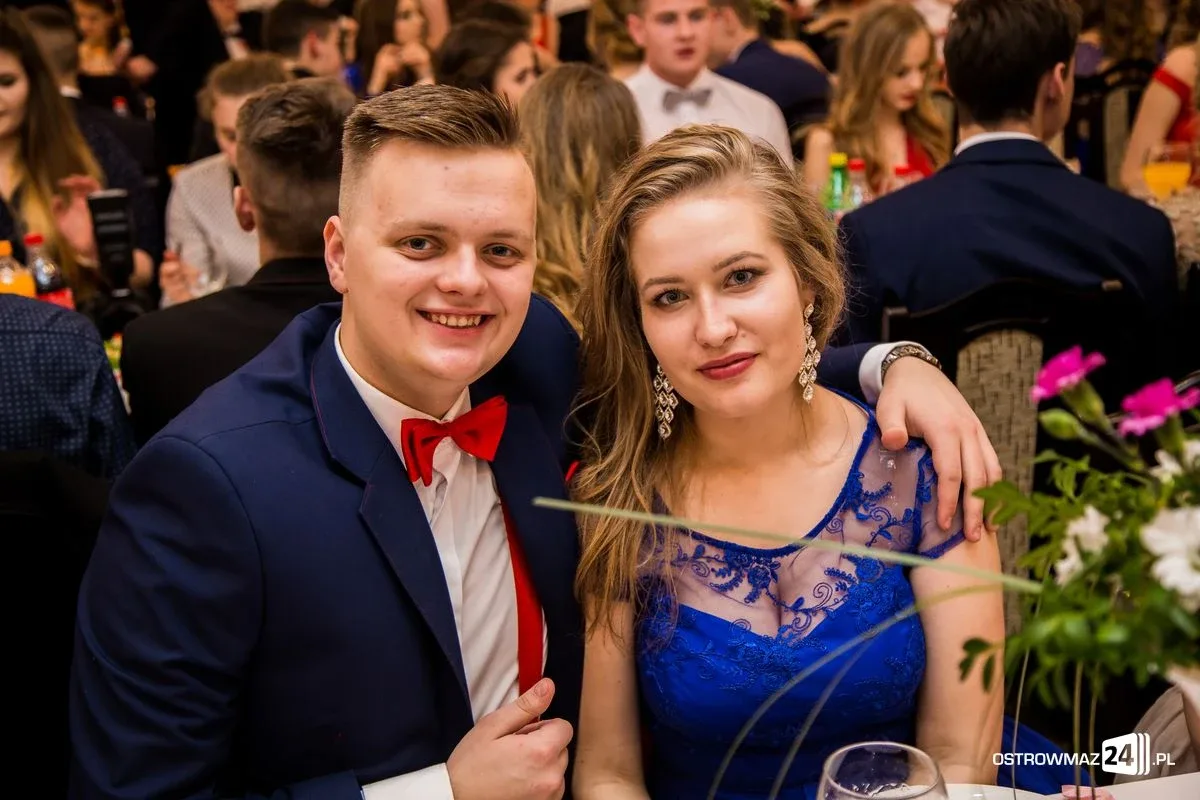 Studniówka LO im. Mikołaja Kopernika w Ostrowi Mazowieckiej (zdjęcia, wideo)