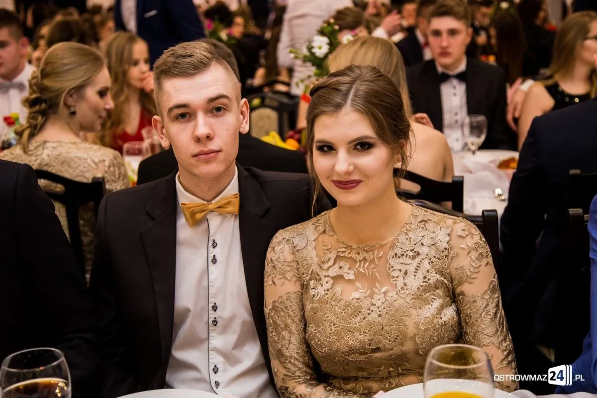 Studniówka LO im. Mikołaja Kopernika w Ostrowi Mazowieckiej (zdjęcia, wideo)