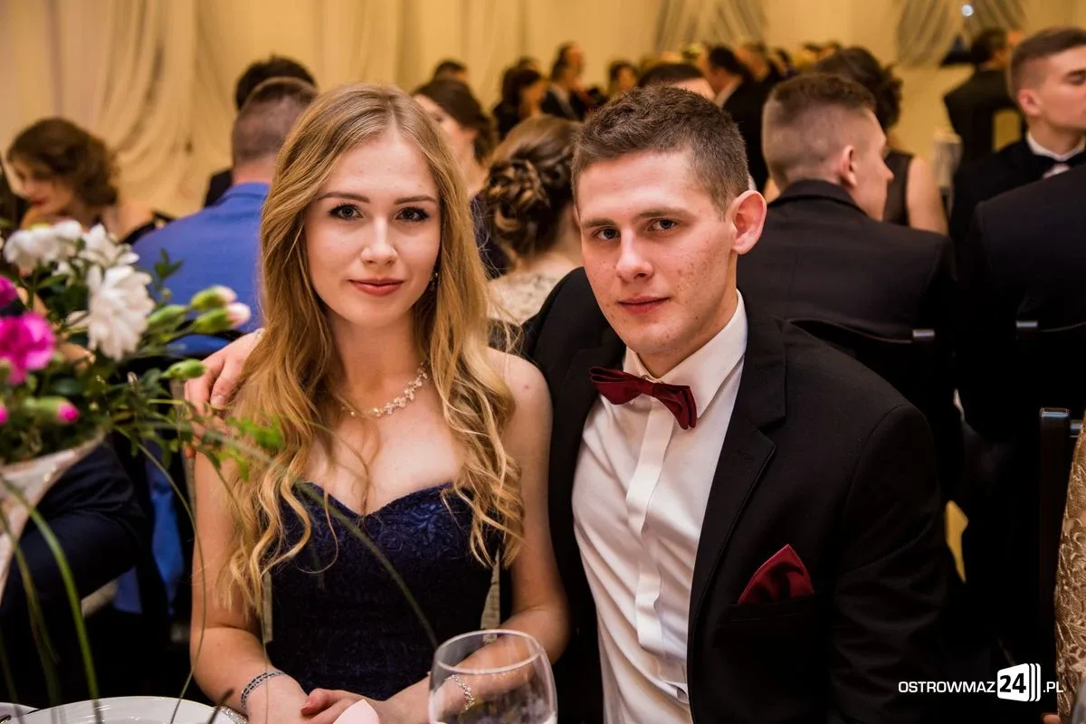 Studniówka LO im. Mikołaja Kopernika w Ostrowi Mazowieckiej (zdjęcia, wideo)