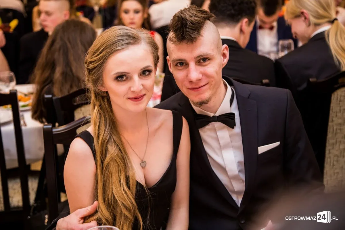 Studniówka LO im. Mikołaja Kopernika w Ostrowi Mazowieckiej (zdjęcia, wideo)