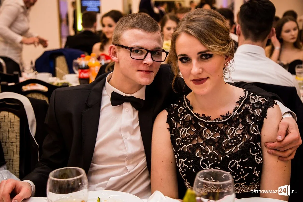Studniówka LO im. Mikołaja Kopernika w Ostrowi Mazowieckiej (zdjęcia, wideo)