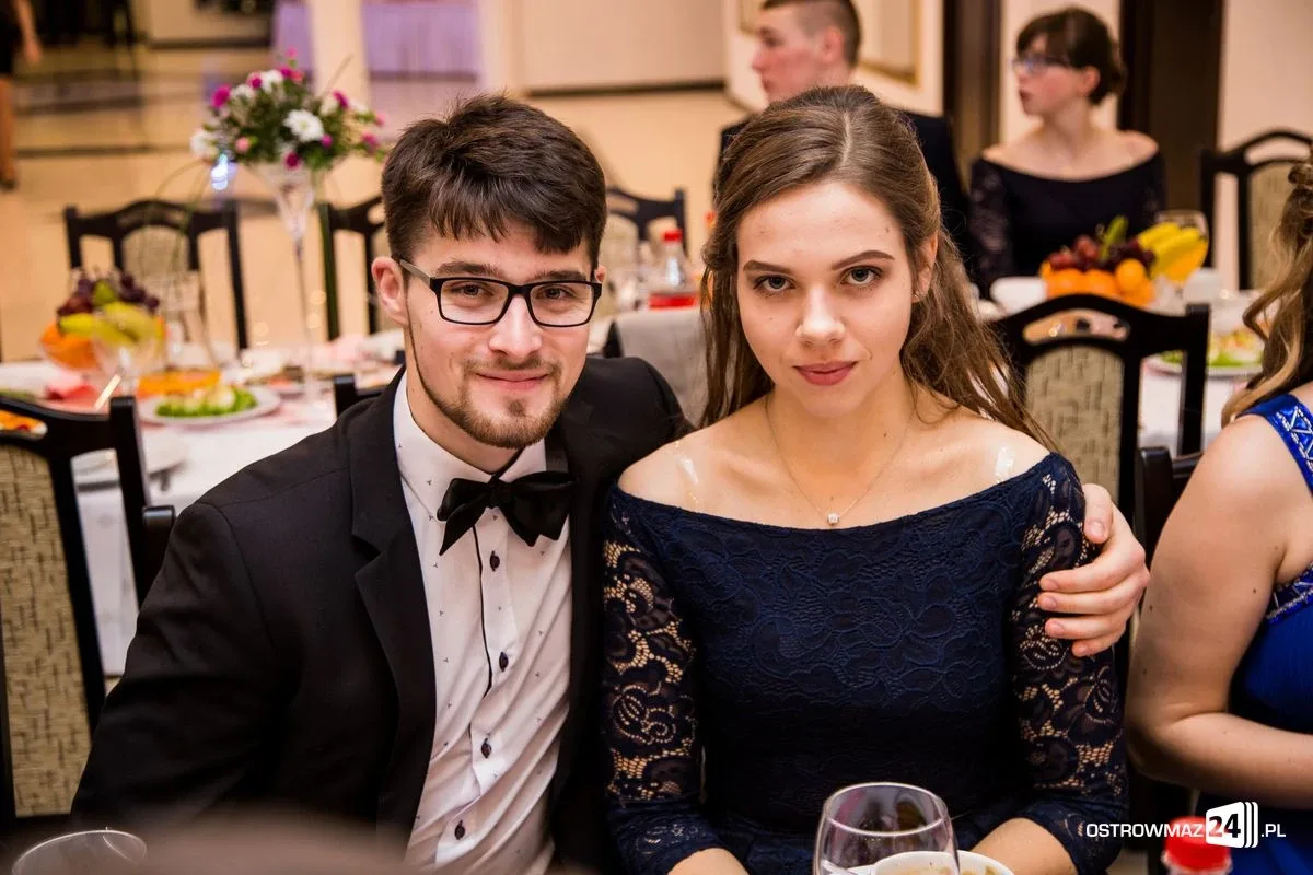 Studniówka LO im. Mikołaja Kopernika w Ostrowi Mazowieckiej (zdjęcia, wideo)